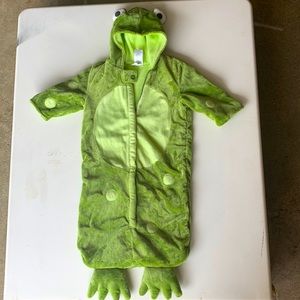 Frog costume size 6-12 months